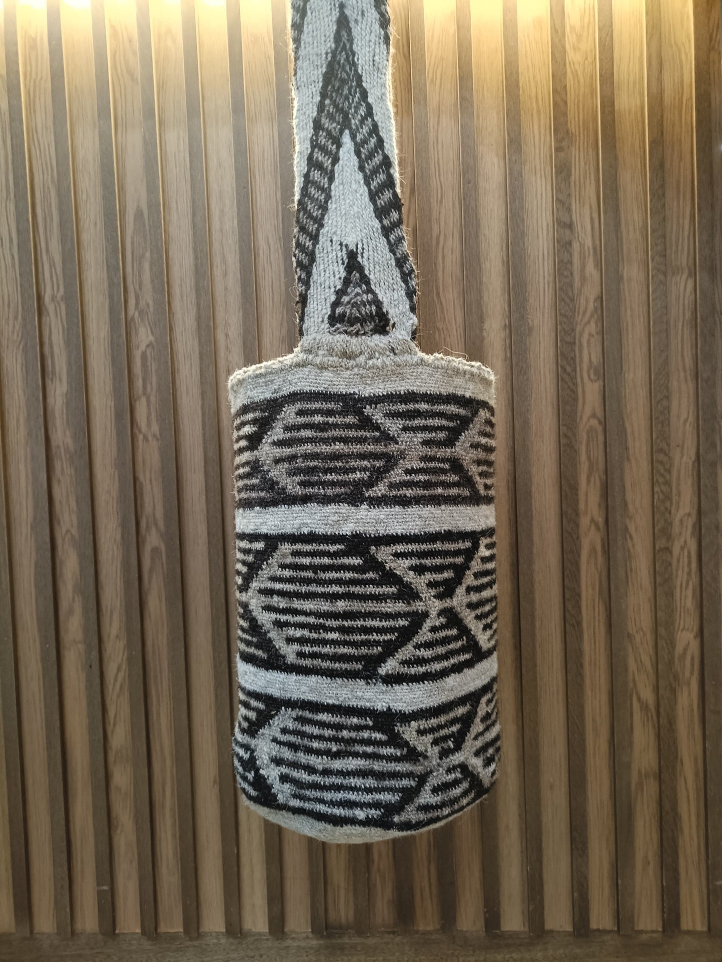 MOCHILA ARHUACA GRANDE- COSTILLAS Y HOJAS