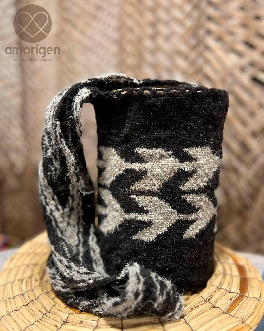 MOCHILA ARHUACA MEDIANA - HOJA DE ÁRBOL