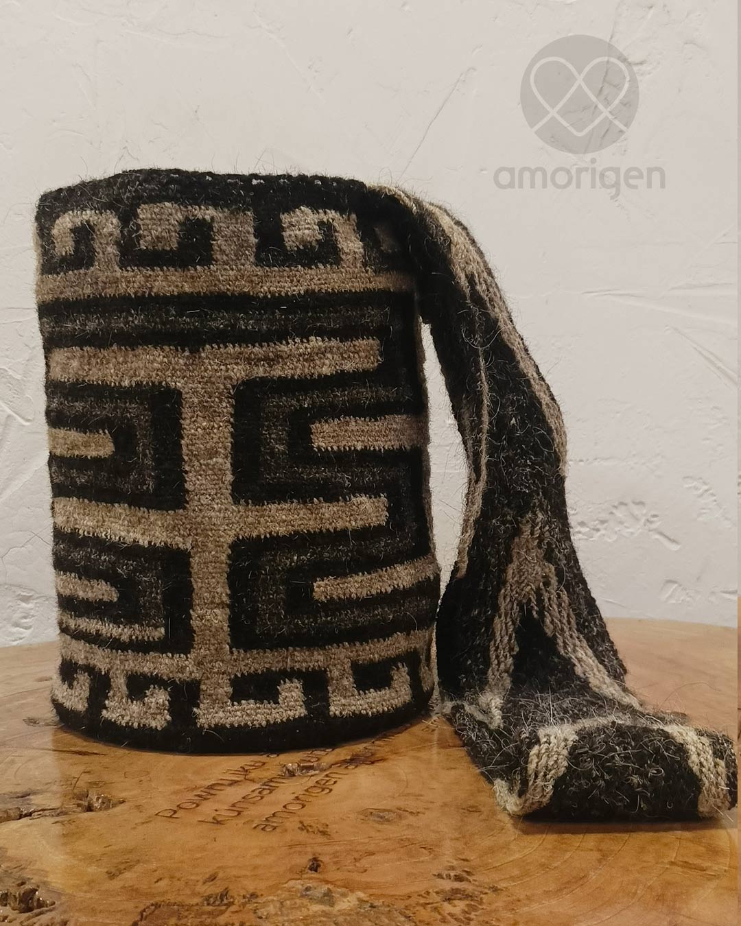 MOCHILA ARHUACA MEDIANA- TELAR VERTICAL DE ESTACAS